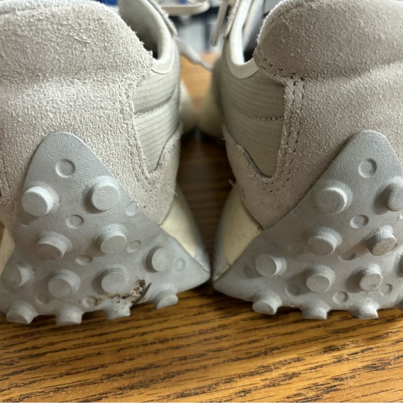 New Balance 327 - Picture 3 of 5